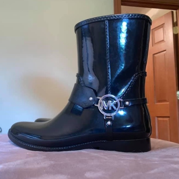 Michael Kors Rainboots - Picture 2 of 2